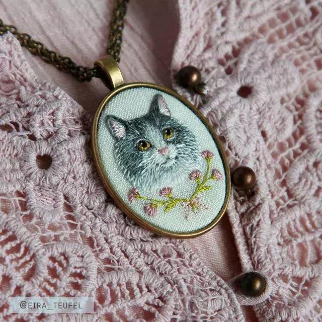 当一个程序员迷上了刺绣，就算手骨折了也无法阻止她……