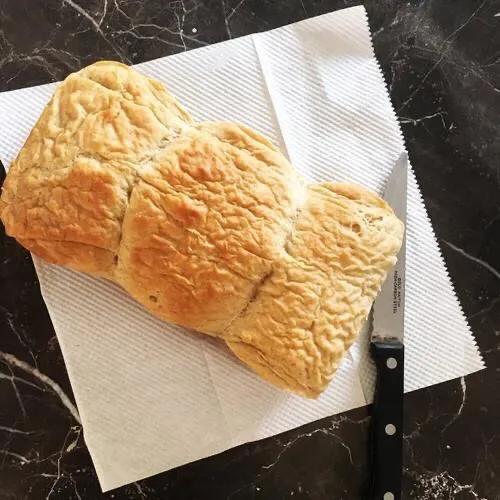 烤出来的面包塌陷是什么原因,烤出来的面包发硬是怎么回事