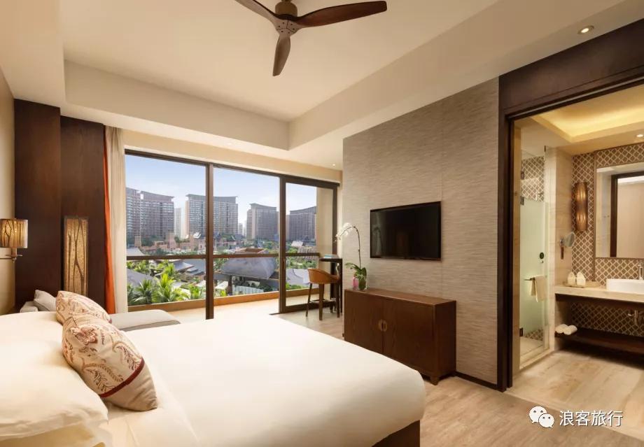 这里是集酒店、商场、餐饮、游乐园、探险王国一体的三亚度假酒店