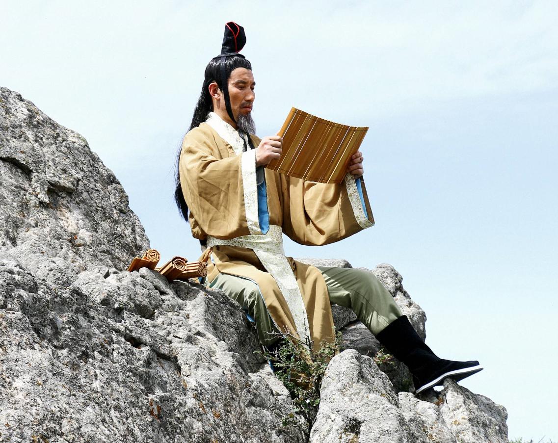 霸国重见天日，名字虽霸气实则窝囊，学者认为他们不是华夏人