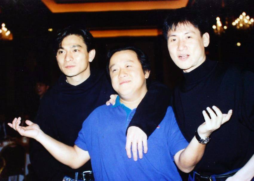 香港娱乐圈有背景的明星,娱乐圈喜欢足球的明星