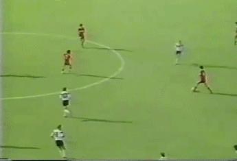 这支国足被骂最没有进取心的球队，球迷给教练寄了把刀