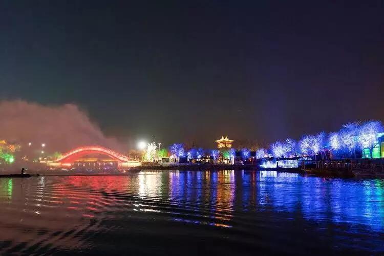 清明上河园里面吃饭,清明上河园年夜饭