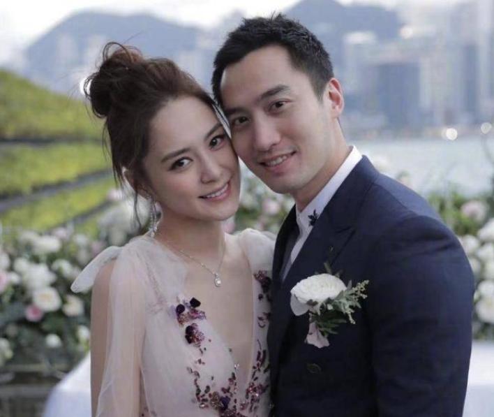 阿娇伤后首露面图片,阿娇晒出额头受伤照片