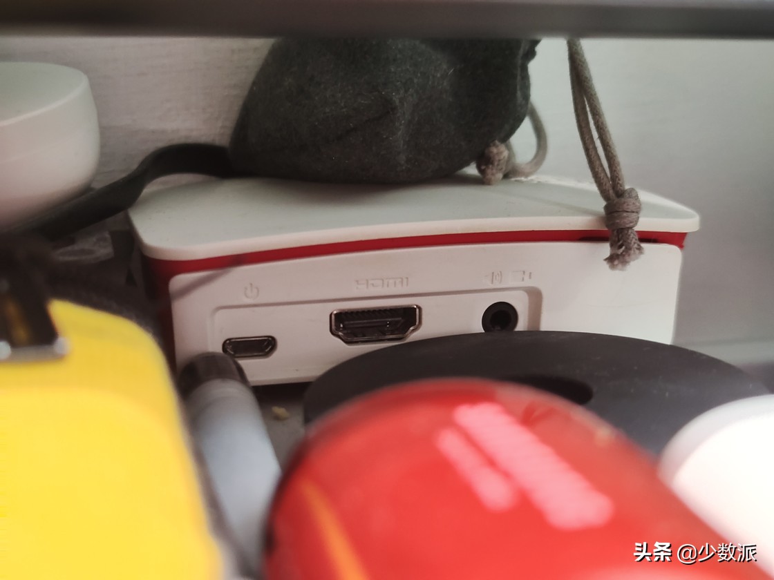 这也许是设备最多的桌面？我的「实用主义器材派」桌面分享