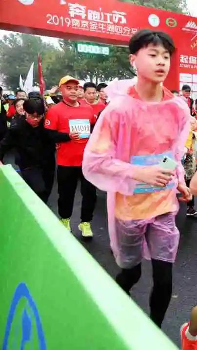 跑马拉松如何跑得又快又好,跑马拉松跑特别快