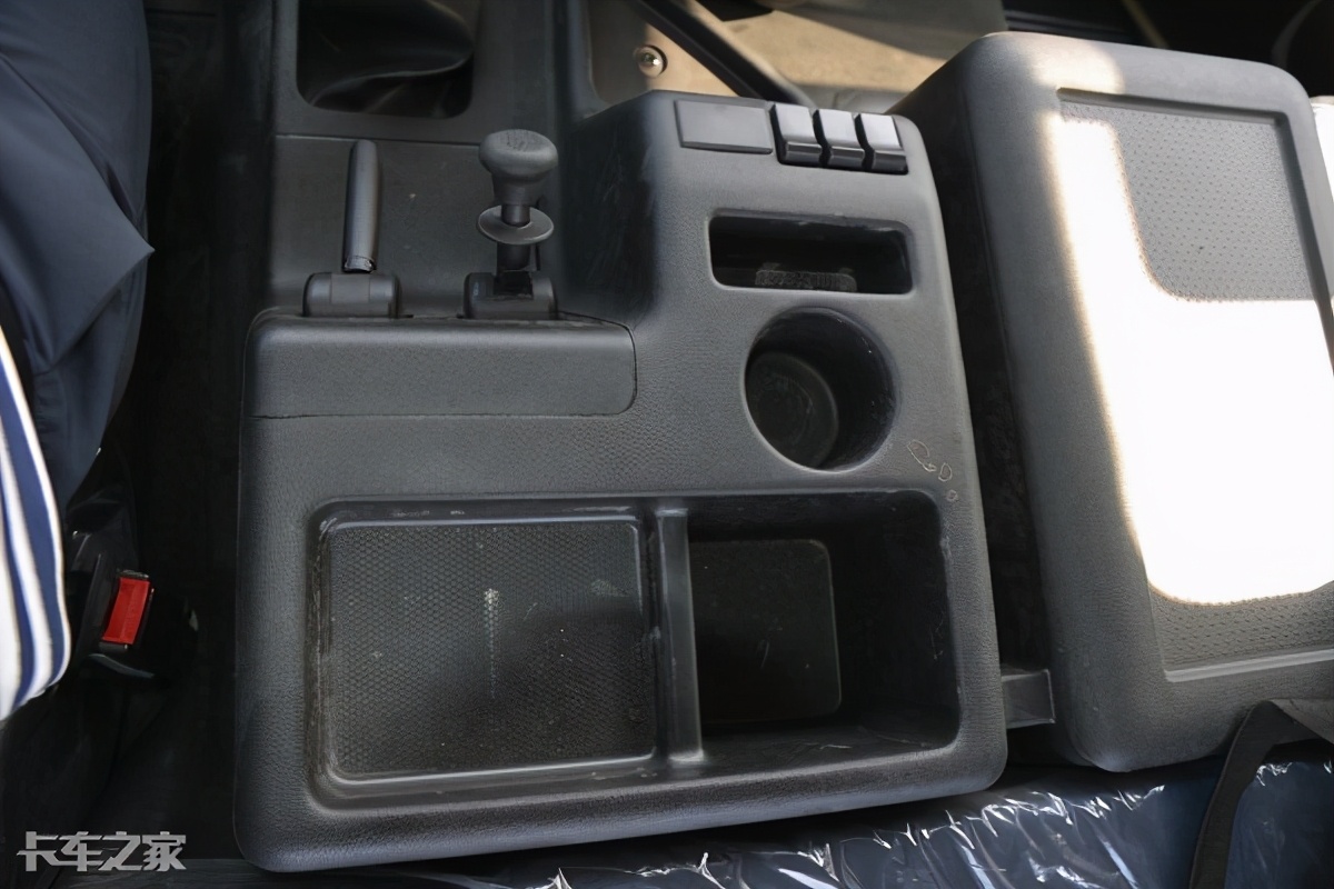 东风天龙重卡有什么优缺点,东风天龙4x2最新版牵引车多少钱