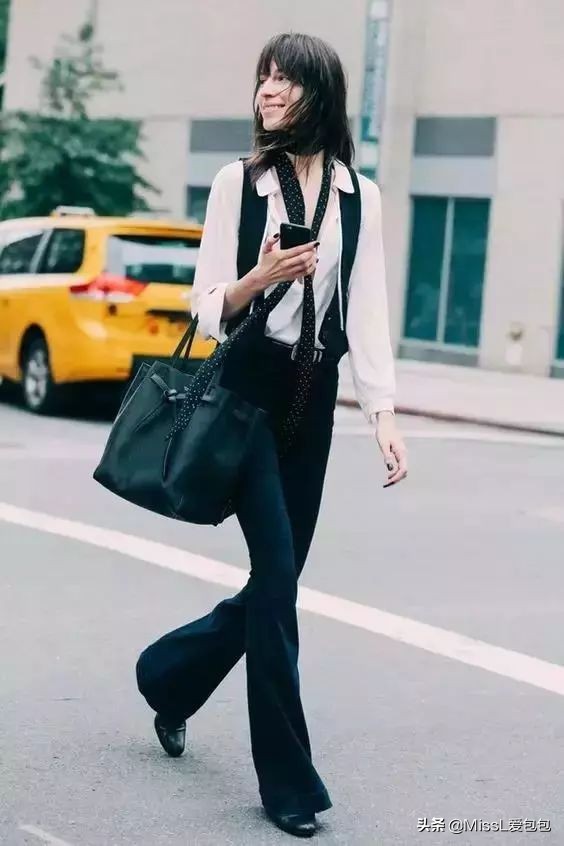 包包模特一般怎么凹造型,包包怎么摆造型