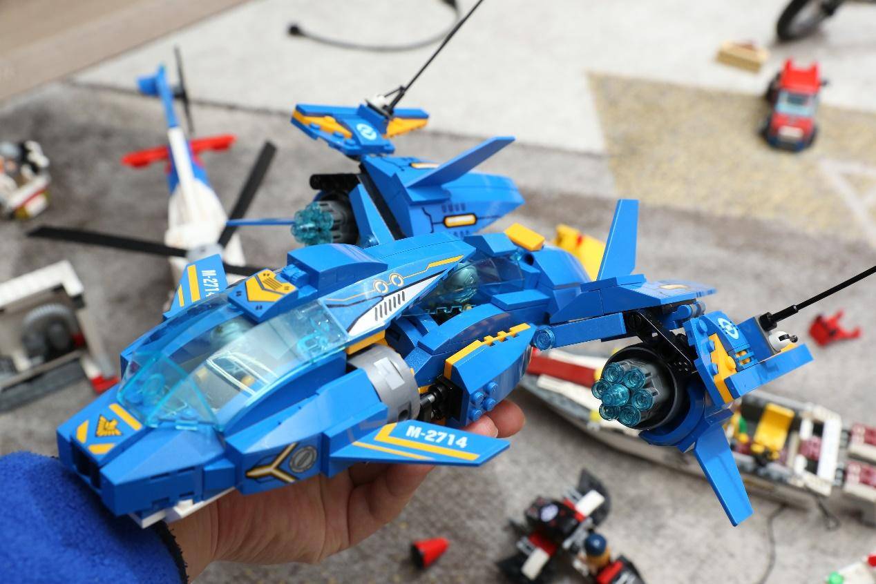 乐高新手拼搭700多颗粒的积木,乐高大块积木拼搭