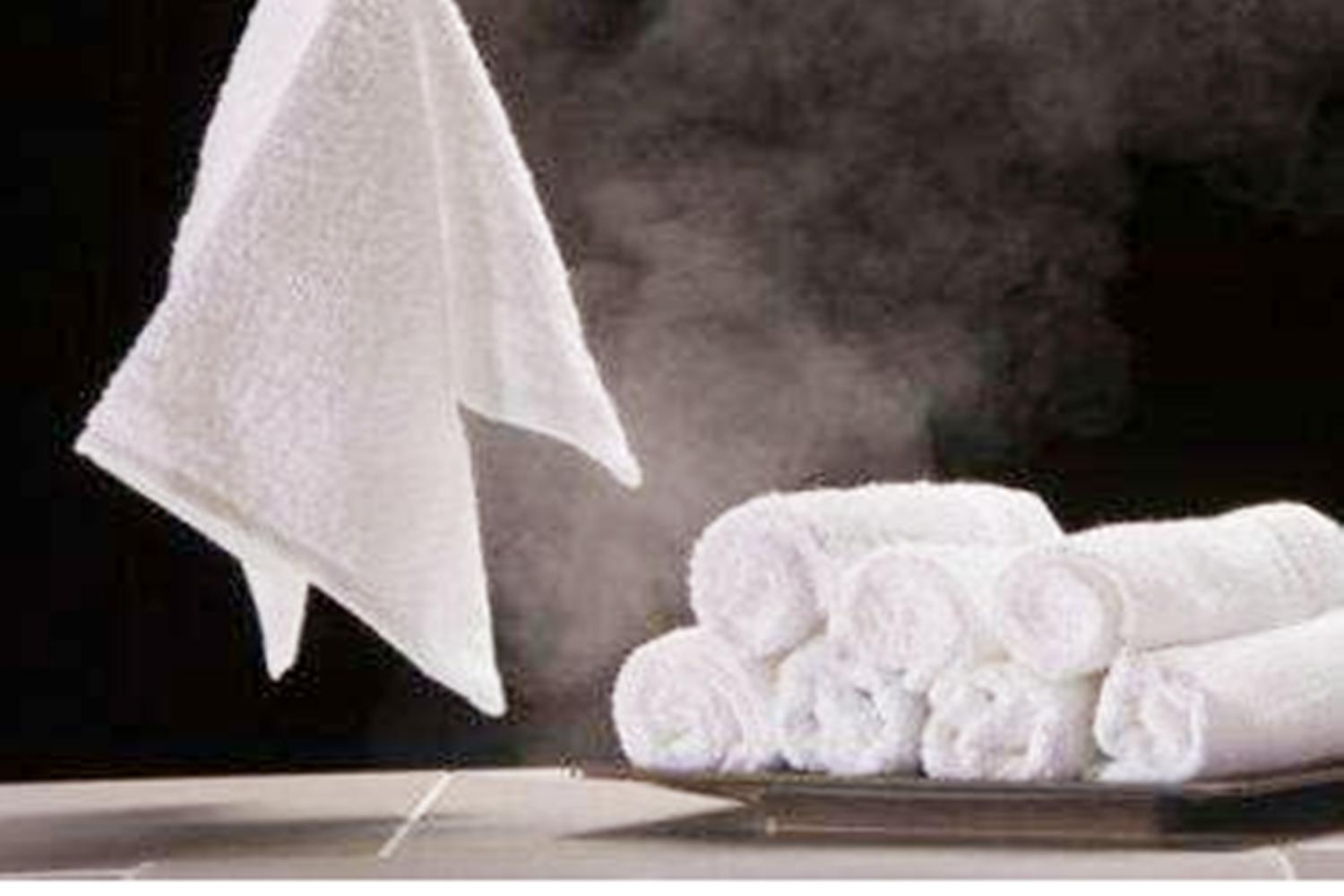 小孩发烧用温毛巾敷额头还是冷水,孩子发烧时可以用湿毛巾敷额头吗