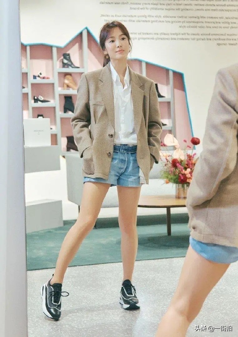 宋慧乔的穿搭和造型让人惊艳,当40岁的宋慧乔穿上西装后