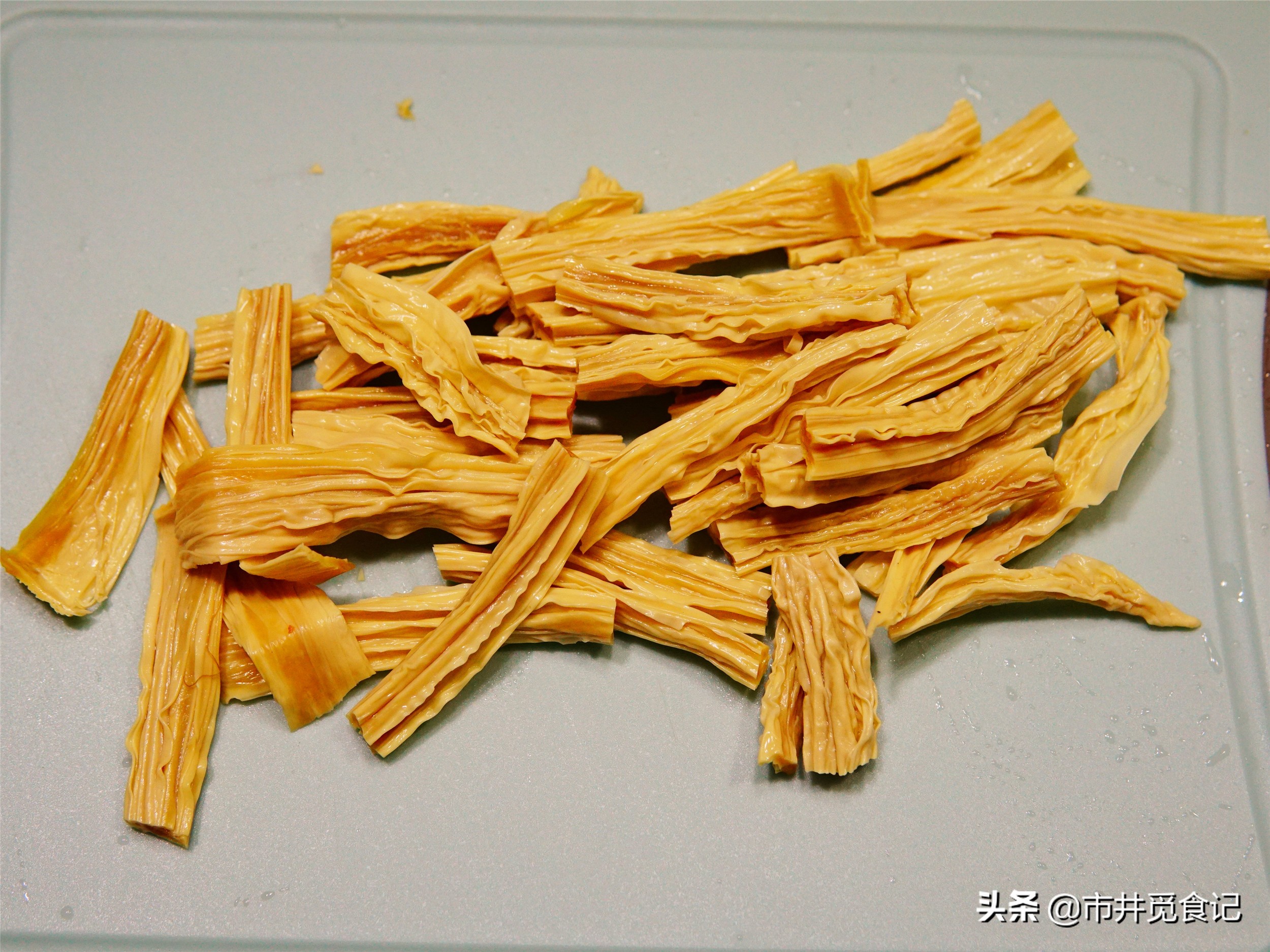 好吃不腻的辣条自制,自制家庭版辣条用普通面粉