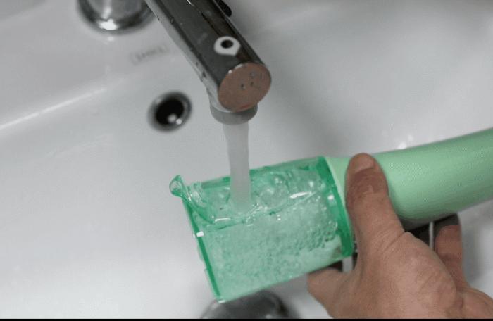 牙医向你推荐一款杀菌冲牙器,罗曼冲牙器加水