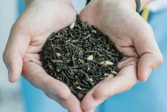 就算暴雨将魔都颠倒，这家「国际潮牌茶饮」照样人多到爆