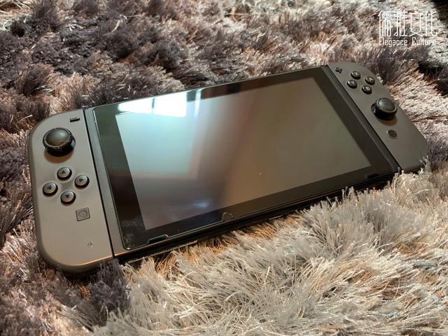 「EDC」电台女主播的EDC，难得一见的电子产品装备大全