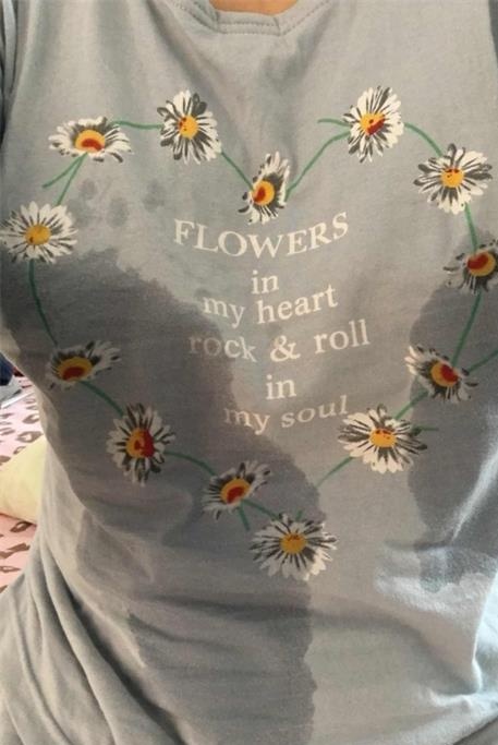 宝妈漏奶太尴尬怎么办？教你几招，让你能轻松应对漏奶难题