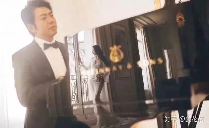 小七甜蜜献吻贝克汉姆,贝克汉姆吻小七引争议视频