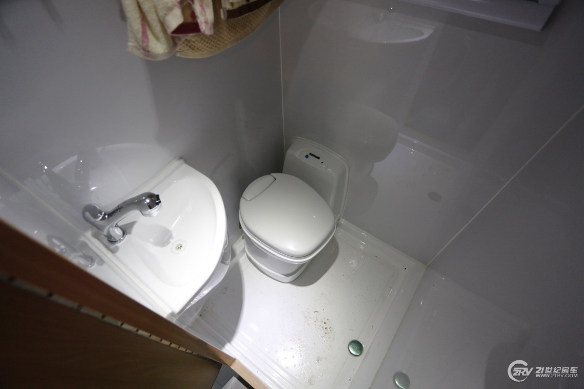 房车大全20-30万的c型房车新选择,房车大全20-30万的c型房车详解