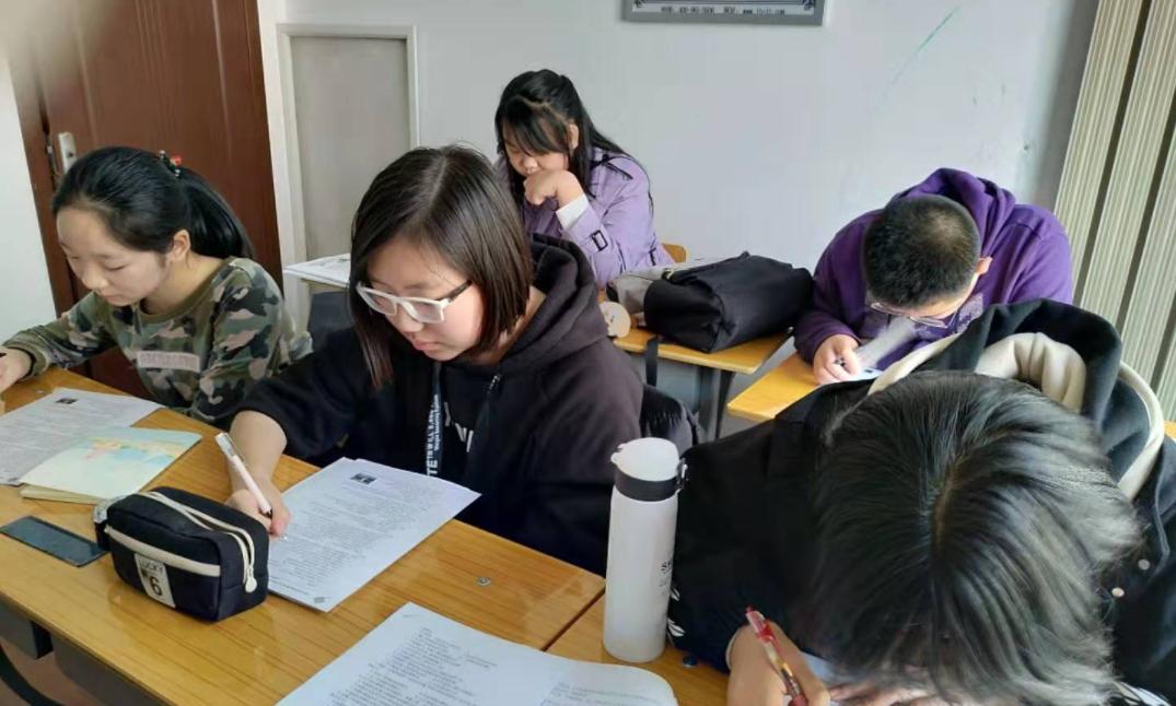 物化生和物地生哪个组合容易学,高中选科物化生和物地生哪个好