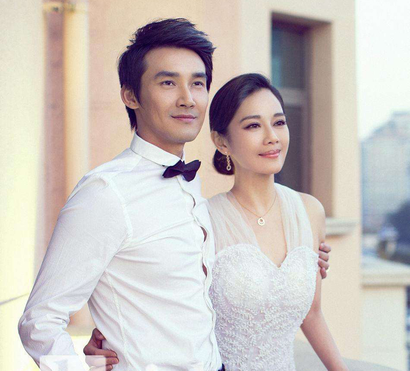 陈松伶和张铎婚姻现状,陈松伶与小8岁张铎结婚视频