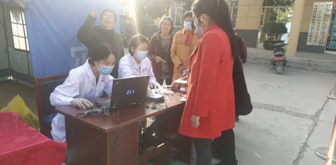 关爱女性宫颈癌公益活动,农村妇女宫颈癌免费筛查工作展开