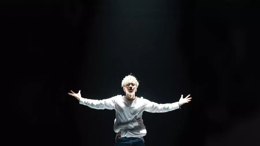 说到底，还是街舞赢了