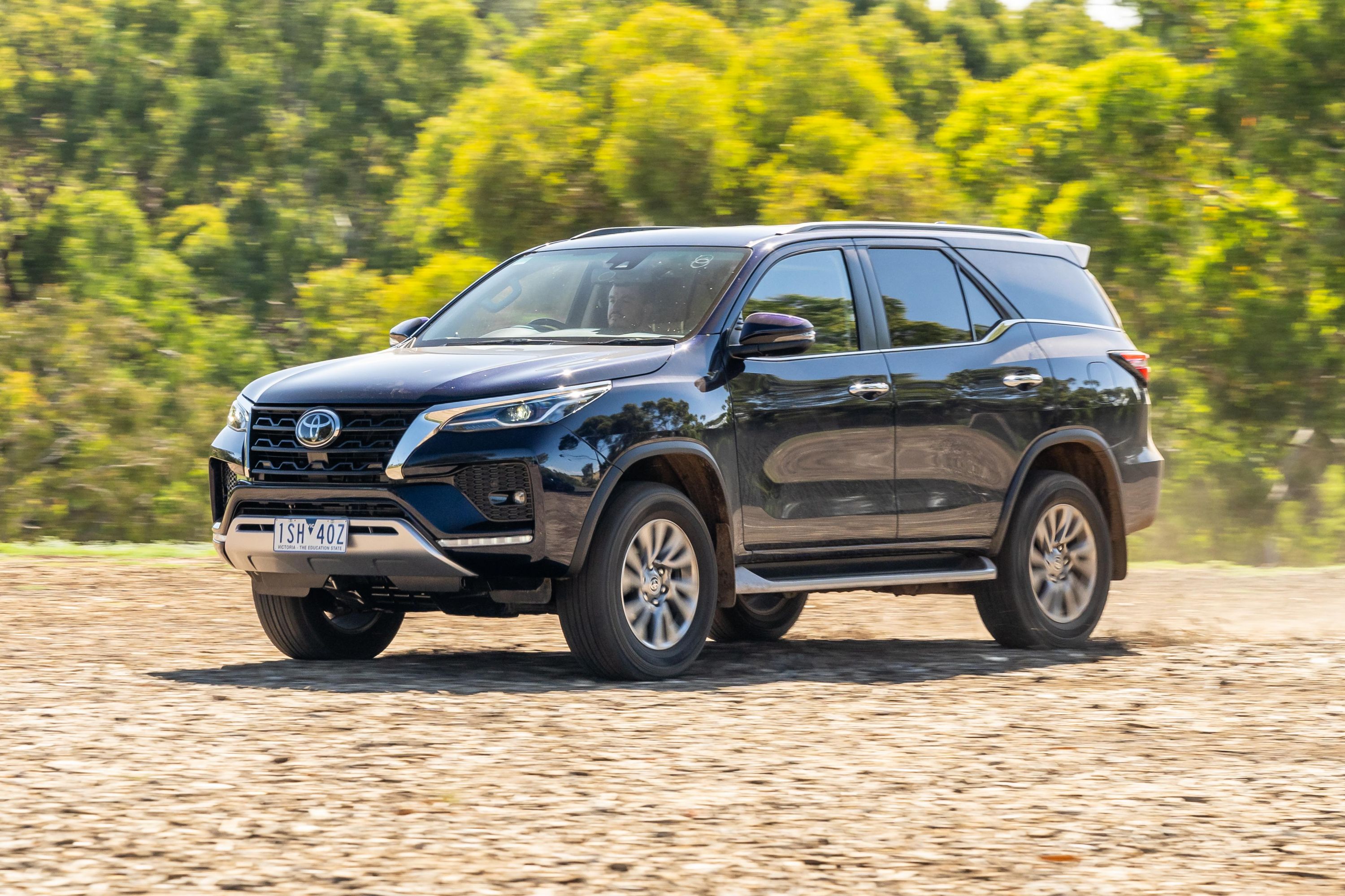 2018款丰田进口穿越者试驾,丰田穿越者对比丰田普拉多