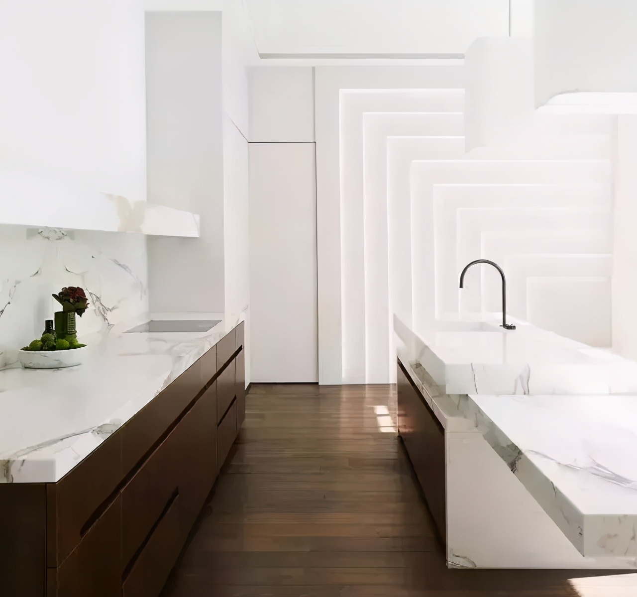 橱柜台面用大理石好还是石英石好,橱柜大理石台面宽度标准