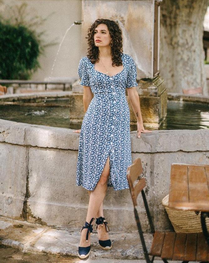 这位博主的穿搭是最好的示范,最新法国博主穿搭