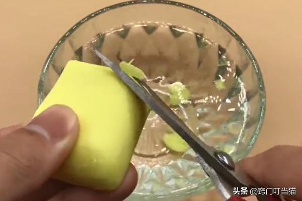 502把两个手指粘在一起了怎么分开,502胶水把两个手指粘一块了怎么办