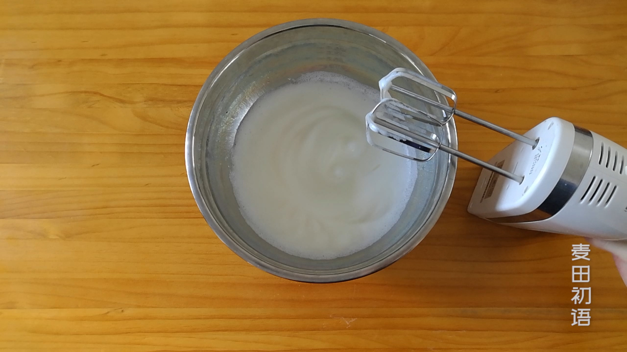 戚风蛋糕要怎么做才不会塌陷,做的戚风蛋糕底部总是凹进去