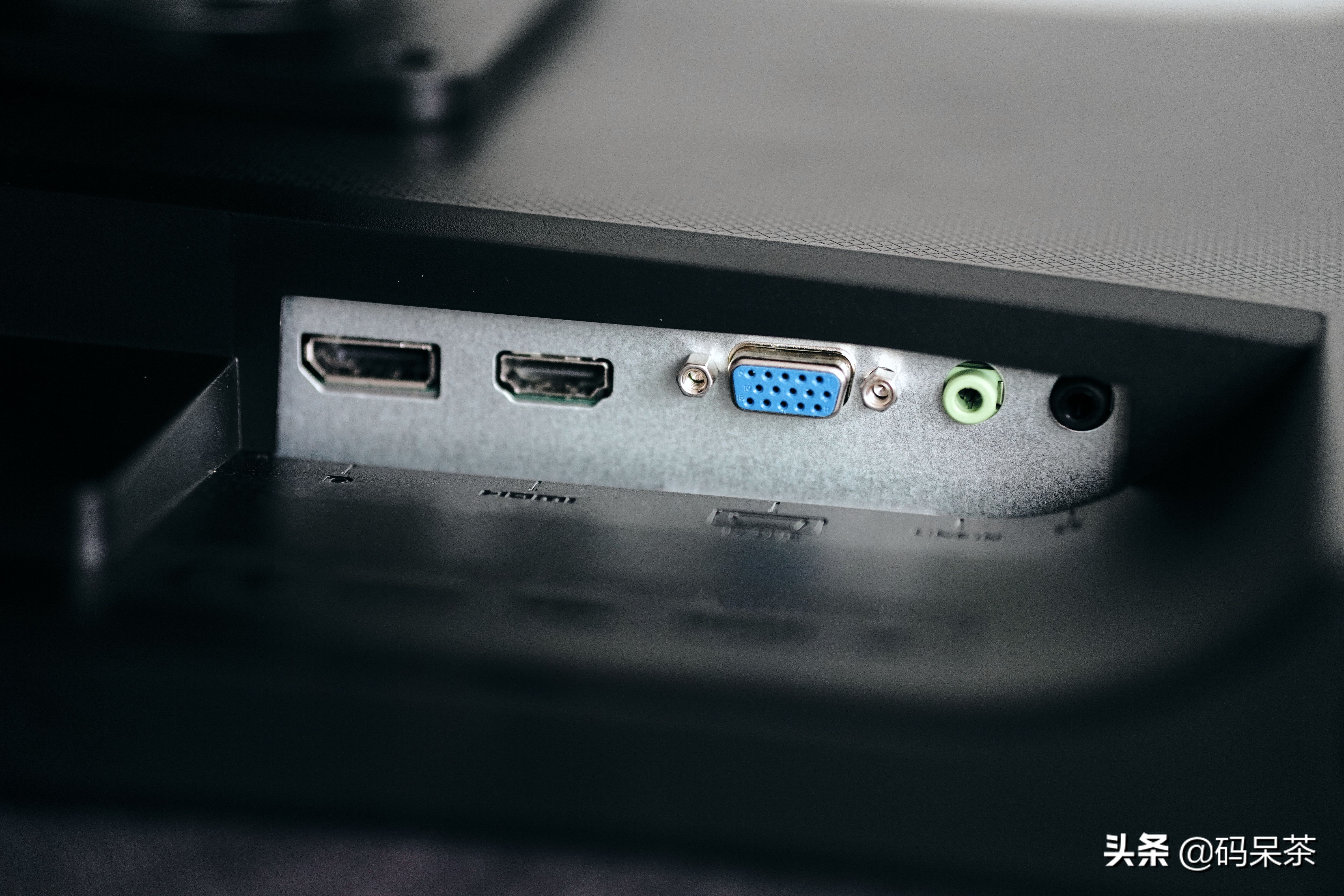 笔记本外接显示器桌面怎么摆放,笔记本外接显示器怎么美化屏幕