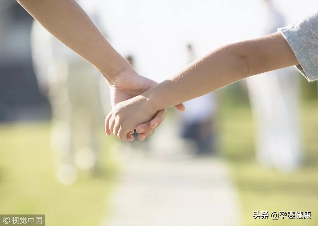 幼儿安全小黑板,预防小朋友肘关节桡骨脱臼