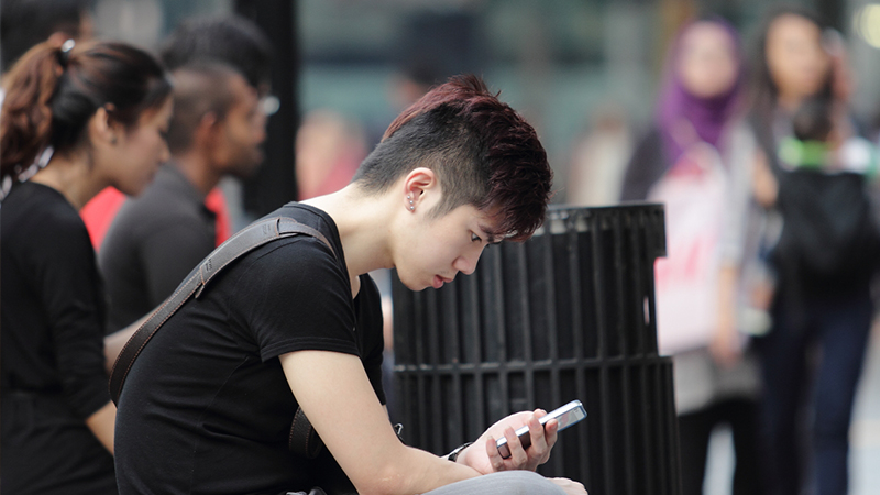 学生发敲打表情后续,学生暴怒反击老师教育