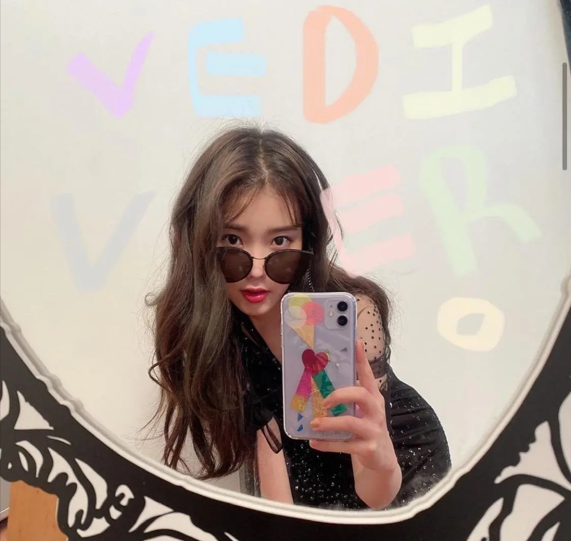 有南韩女爱豆还用什么网图当头像,韩国女爱豆头像复古