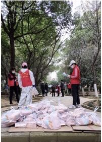 “红马甲”再出发——红色“帮帮团”助力学雅芳邻社区基层治理