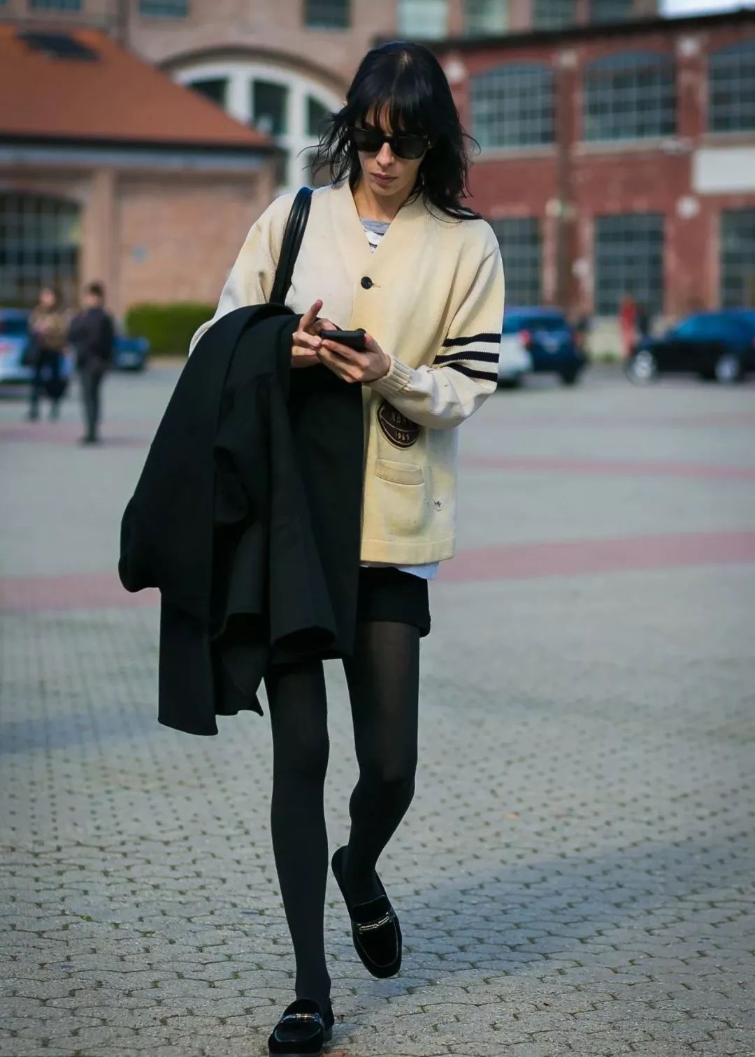 方领v领哪个更显瘦,超显瘦修身v领羊绒长款毛衣