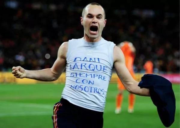 伊涅斯塔个人资料,拉玛西亚顶级天才