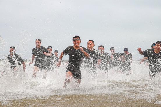 直击！第71集团军防空劲旅海上战斗誓言！