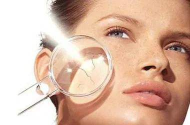 皮肤干燥长痘用什么补水好,皮肤干燥缺水长痘