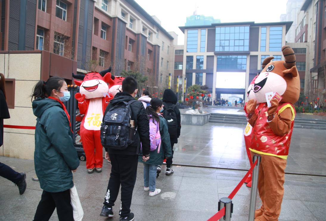 郑州东区外国语小学开学,郑州市高新区外国语小学开学流程