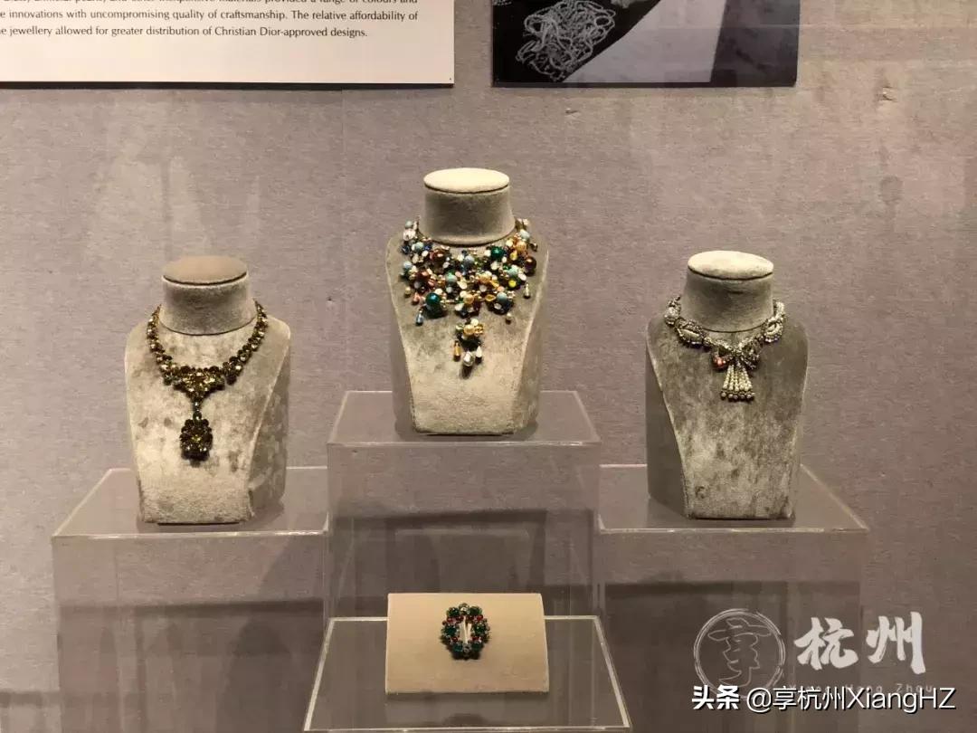 迪奥1997旗袍秋冬大秀 (迪奥1953时装展图片)