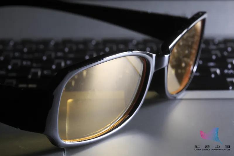 防蓝光眼镜真的能有效防止近视,防蓝光近视眼镜真的能保护视力吗