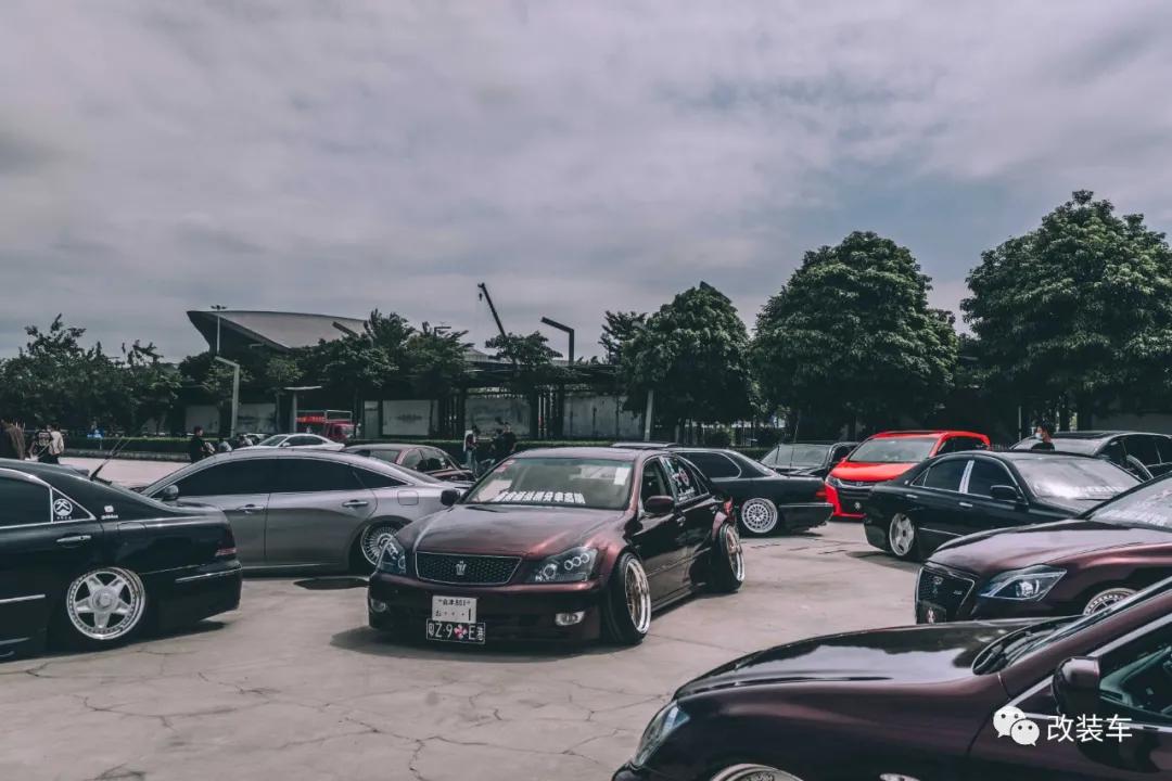 清一色皇冠,清一色豪车