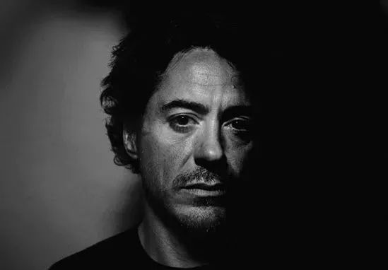 钢铁侠以前爱吸毒吗,钢铁侠吸毒史真实事件