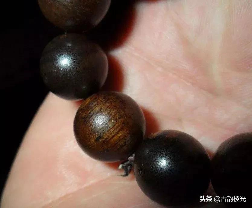 沉香包浆前后对照表,沉香手串包浆了好吗
