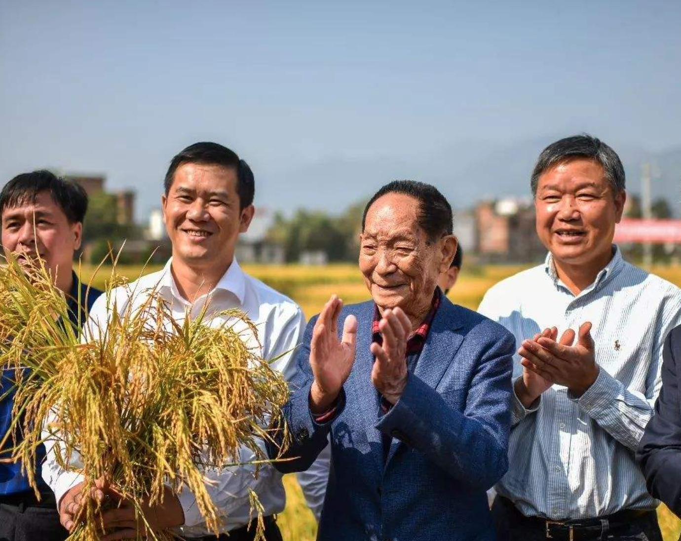 袁老获得终身驾照后，有人指出这是不负责任，可他们却忽略了重点