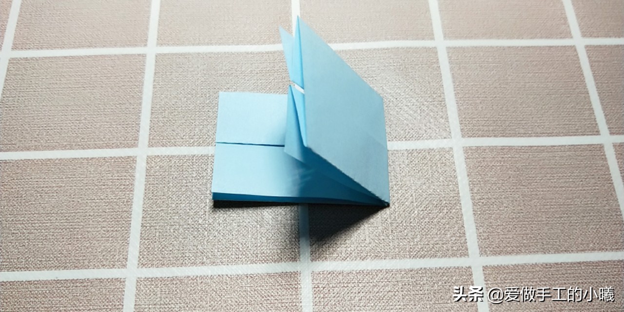 蝴蝶结折纸怎样贴在贺卡上好看,折纸简单又漂亮的蝴蝶结收纳盒