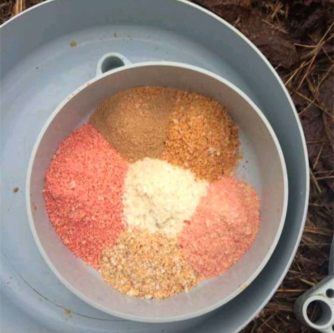 没有钓到鱼用什么饵料,野钓不知道开多少饵料开多了浪费