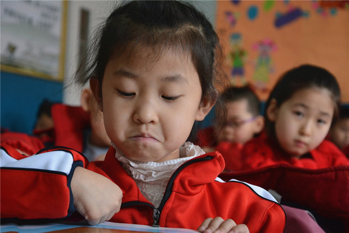 怎么训练孩子上课爱走神,如何改掉孩子上课爱走神